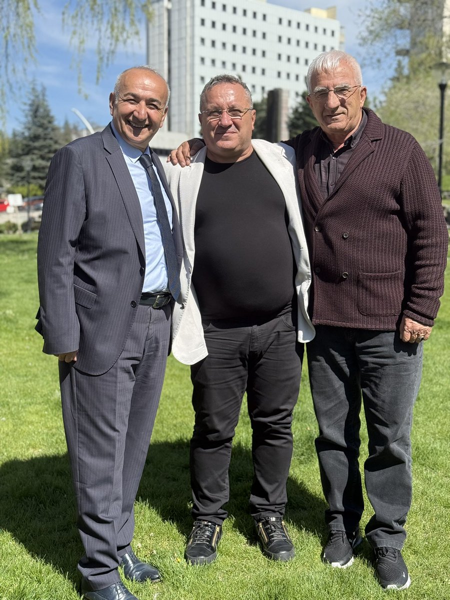 Sayın vali yardımcımız ve kardeşim Hamit Topaloğlu ile birlikteyiz