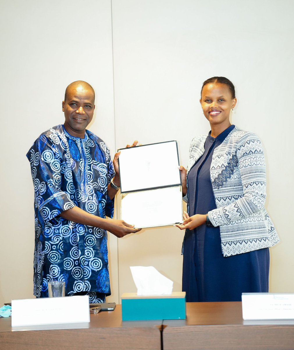 Cooperation_RW's tweet image. A fruitful exchange at RCI!
The Kaduna State Bureau of Statistics 🇳🇬 wrapped up a productive exchange visit to Rwanda 🇷🇼—exploring data systems, digital tools & policy planning.
Strengthening South-South ties for smarter development.
#SouthSouthCooperation #DataForDevelopment