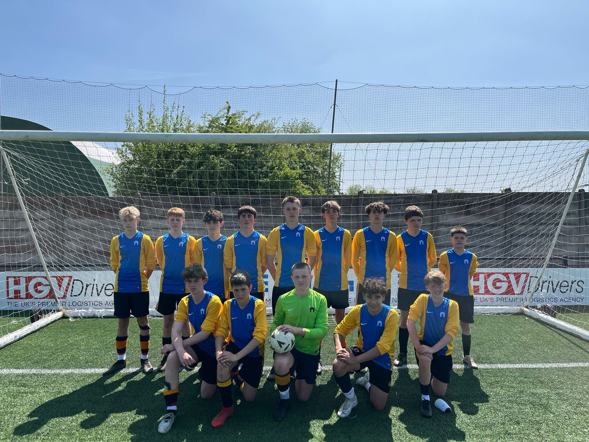 Y9 with a fantastic football season coming to an end with a loss in the District final to an outstanding Rednock team. Each year finishing higher than the last #ArchwayPride 💙 💛