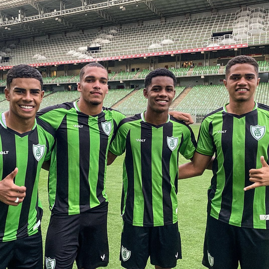 E no dia do aniversário do Coelhão, GOLEADA dos Meninos do Deca em cima do Atlético-GO por 5x0! 

Parabéns, molecada 💚🐰