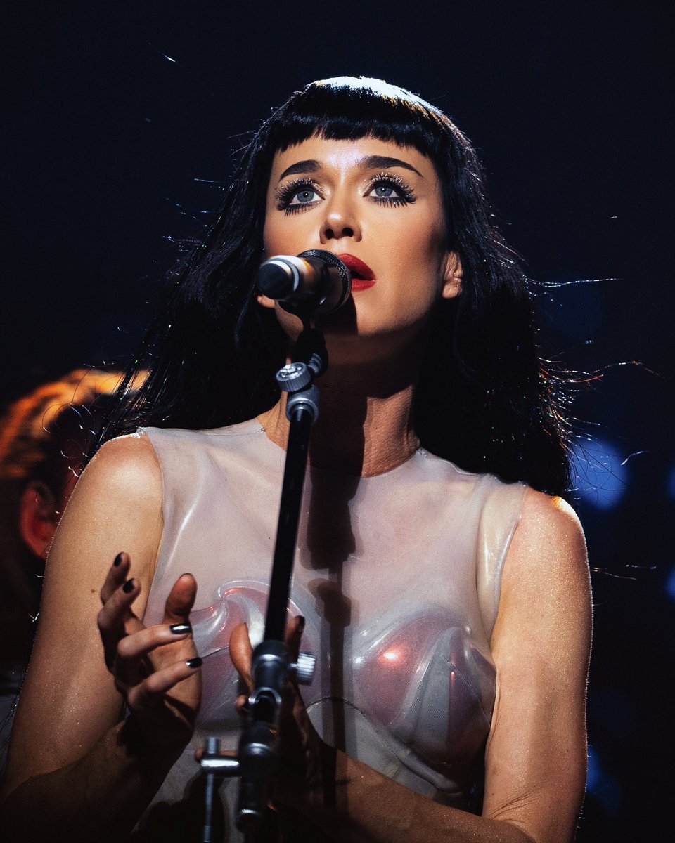 katyperry's tweet image. TE AMO MEXICO 🇲🇽
I’m beyond grateful to have kicked off The Lifetimes Tour with YOU this past week with 5️⃣ sold out shows in Mexico City & Monterrey‼️
Thank you so much for all the effort you put into your timeline outfits, bringing the most incredible energy every night, and…