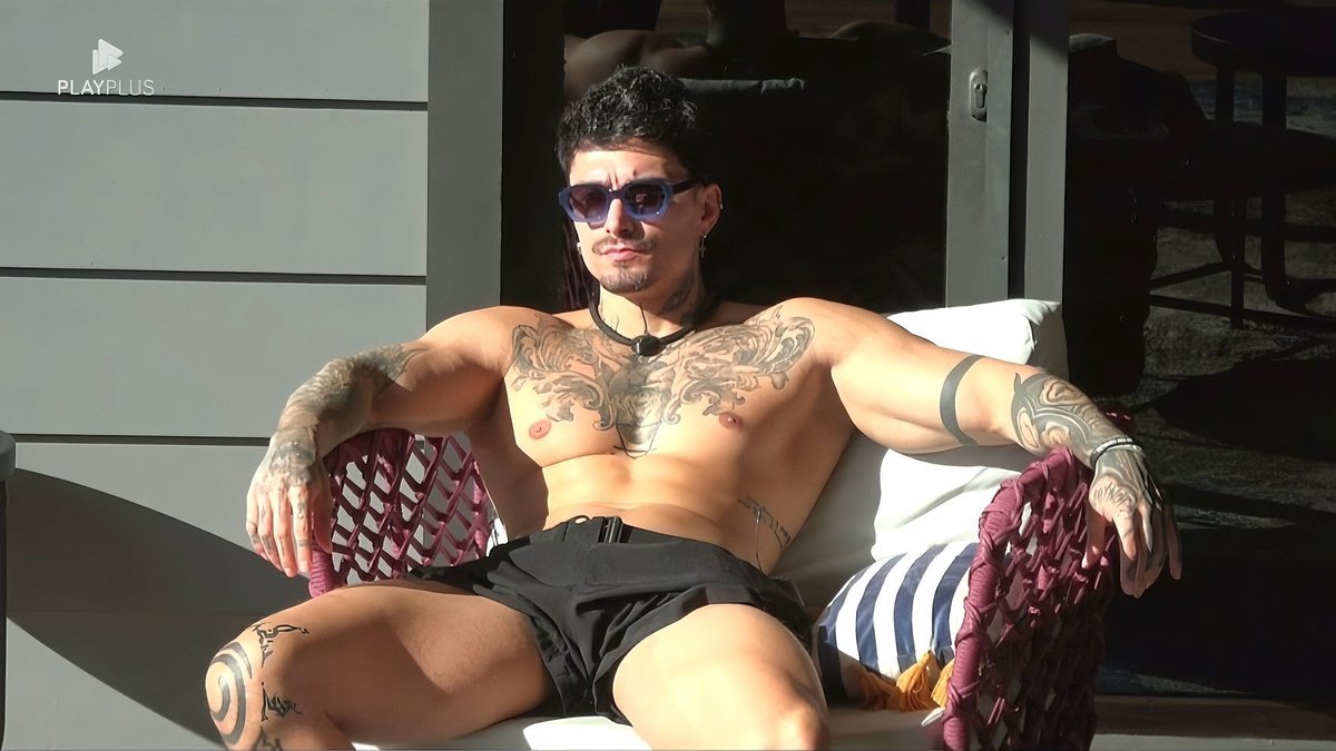 Aproveitando o solzinho na mansão 😮‍💨 #TeamGiego #PowerCoupleBrasil