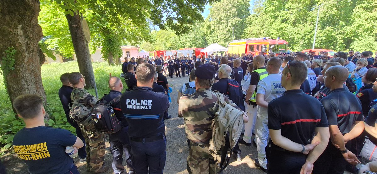 Ces exercices sont primordiaux pour assurer l’efficacité de la réponse l’État en cas d’événement NRBC-E. #sécurité #défense #ZoneEst #EMIZEst #policiers #crs #pompiers #samu #policemunicipale #militaires #démineurs #médecins #infirmiers #sécuritécivile #policescientifique