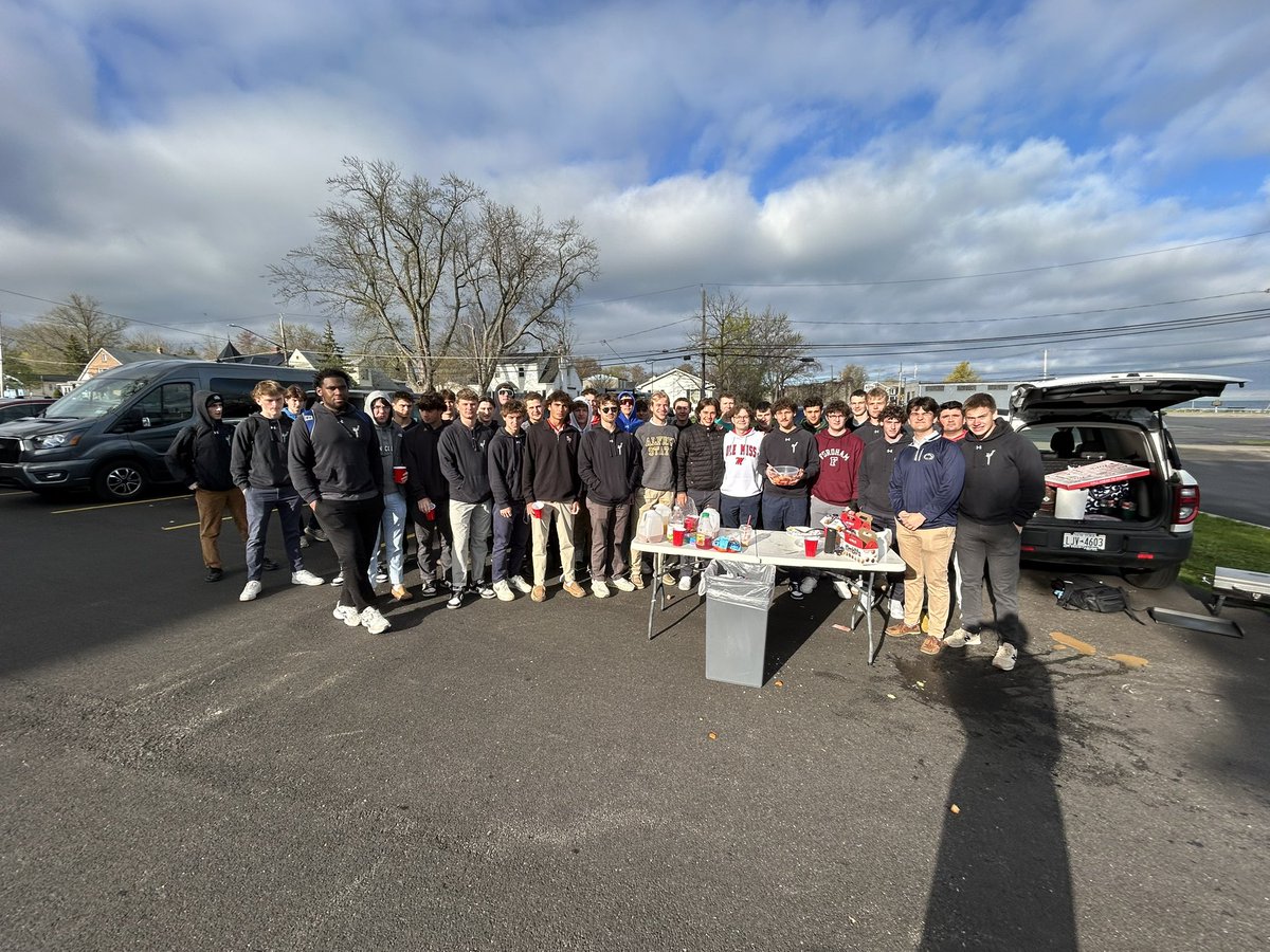 Stfrancishigh's tweet image. Today marks a bittersweet milestone — the last day of classes for our beloved seniors. As per tradition, the seniors had their tailgate breakfast on the parking lot to commemorate the end of their time at St. Francis!