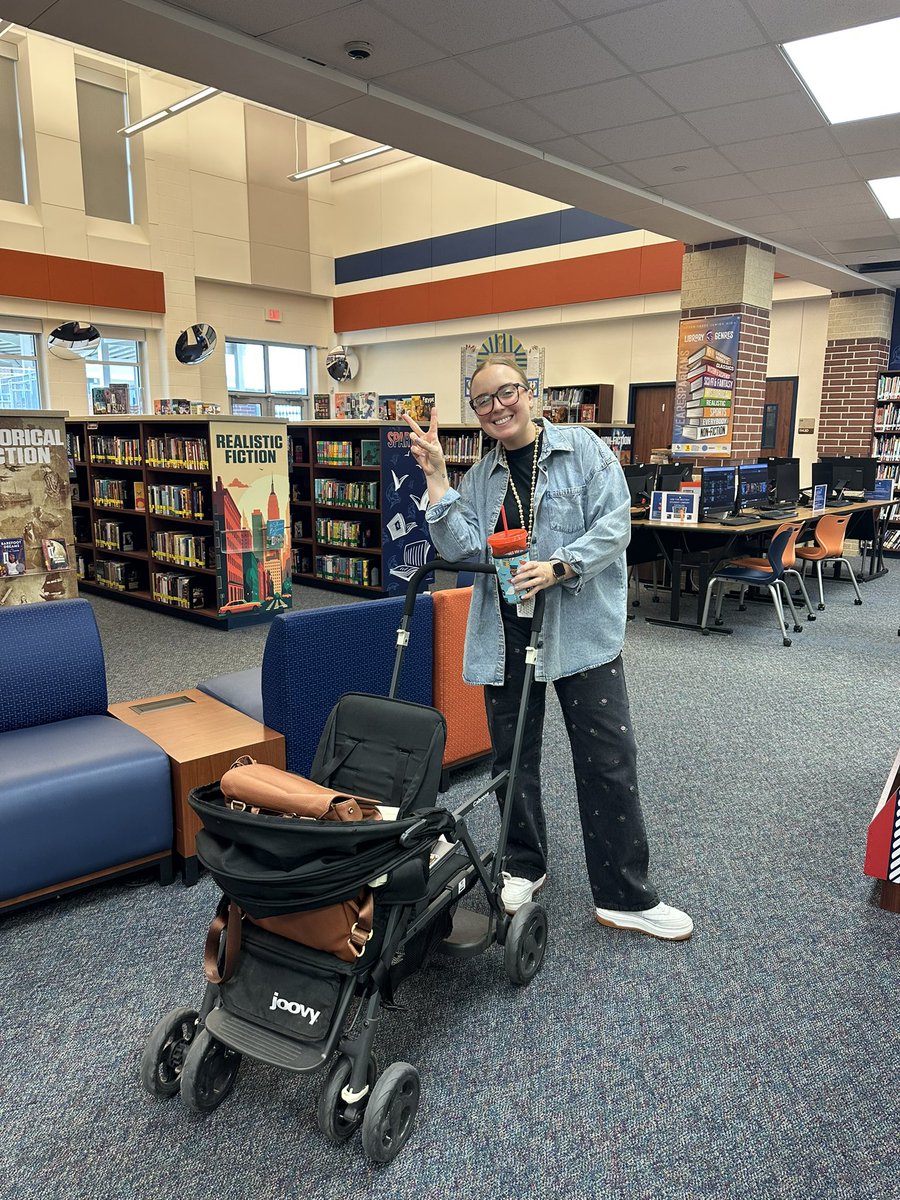 Amy Davis Nelson 📚 tweet media