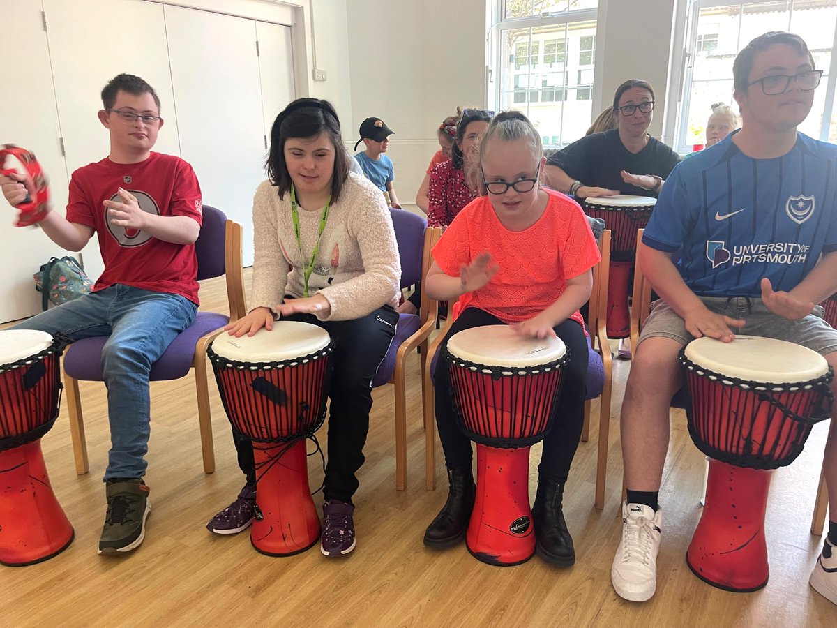 MMPPorts's tweet image. 🎉 We had a blast at Portsmouth MMP tonight! We danced, we sang, we signed, we drummed – we kicked off with our new ‘getting to know you’ song, rocked a bit of retro with our Country Roads sign along, &amp;amp; we even shook it off to a bit of Taylor Swift! 💃🥁🎤✨
