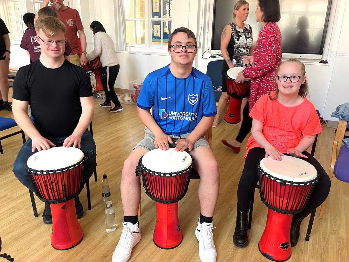 MMPPorts's tweet image. 🎉 We had a blast at Portsmouth MMP tonight! We danced, we sang, we signed, we drummed – we kicked off with our new ‘getting to know you’ song, rocked a bit of retro with our Country Roads sign along, &amp;amp; we even shook it off to a bit of Taylor Swift! 💃🥁🎤✨