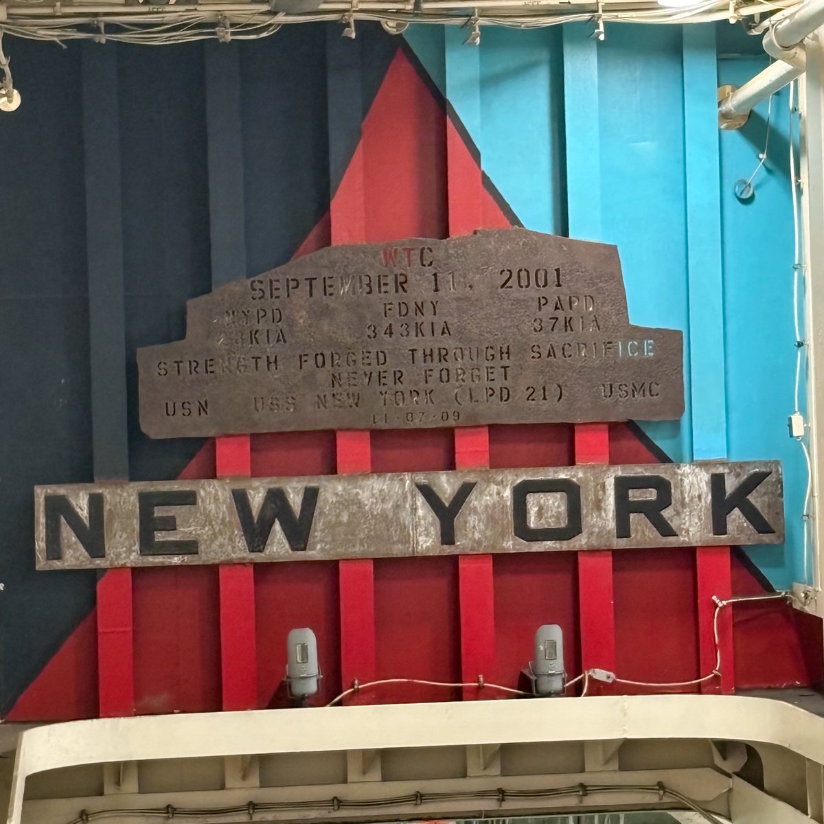 A Fleet Week Treat! 🦈🇺🇸

Yesterday, NSU invited Navy, Marine and Coast Guard members on a shark-tagging expedition to learn about our research.

Our nursing students also had a chance to tour the USS New York! ⚓︎

#NSUSharks