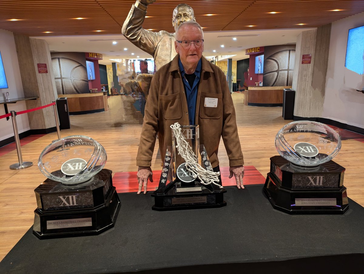 Sports coaching career mindset shift needed!
It's amazing how many young and established college basketball coaches use the same approach to get the next level job--it doesn't work &amp; it's time for a shift; a shift in your mindset. DM for a fresh perspective &amp; ideas that work