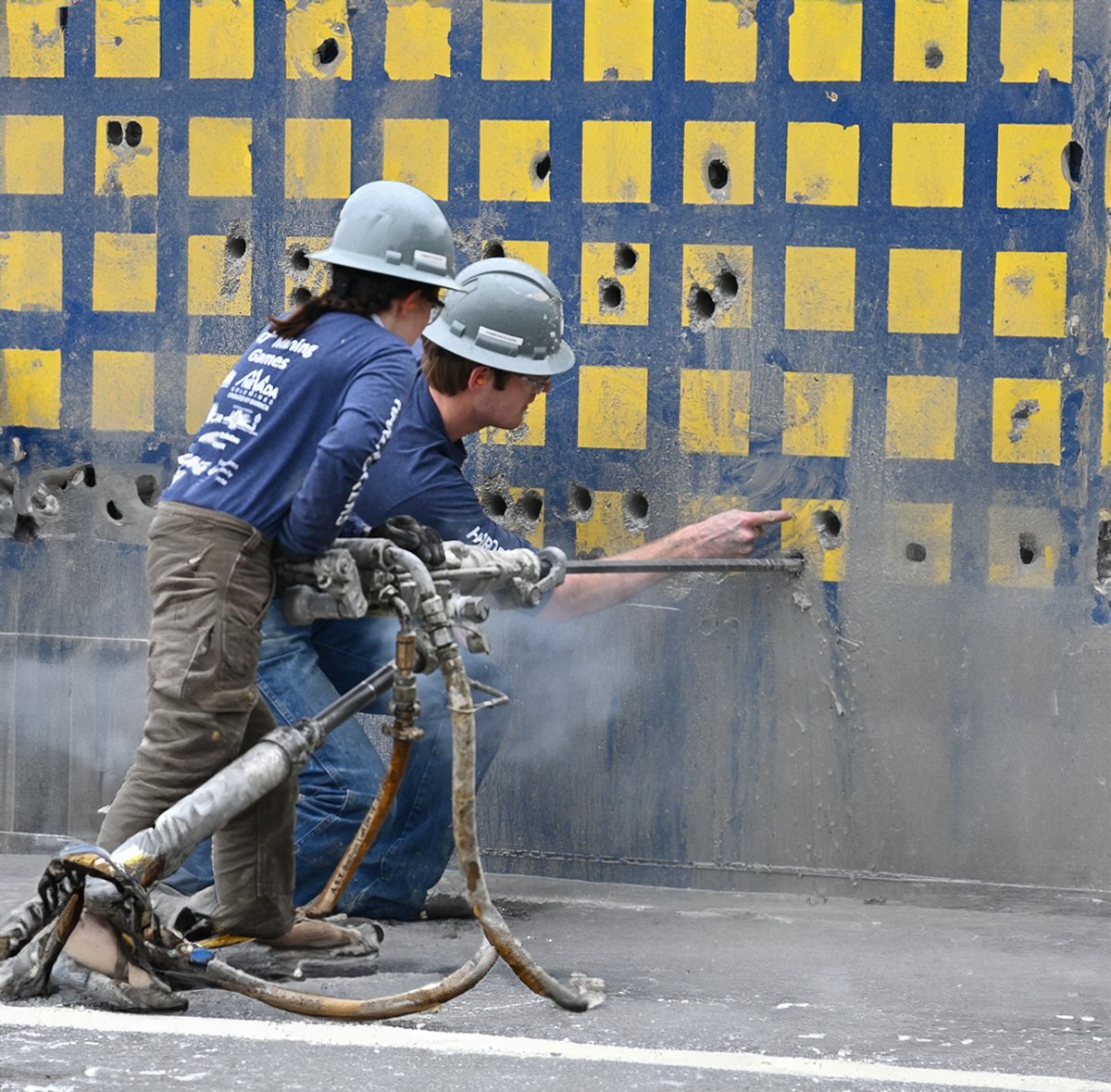 South Dakota Mines' Mining and Mucking Teams shine at the 47th International Collegiate Mining Competition in England!​

Co-ed team: 🥇 1st 
Alumni team: 🥇 1st 
Men's team: 🥈 8th out of 17 teams.​

sdsmt.edu/news/releases/…

#SouthDakotaMines #HardrockerProud #HardrockerStrong