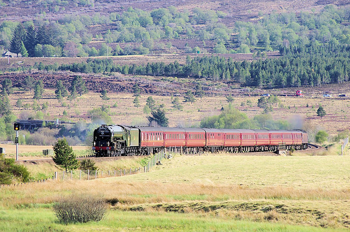 DerekRailway's tweet photo. Charter trains in the Highlands the last few days both @InterCity86101 and @westcoastrail https://t.co/xPKAbQBMj1