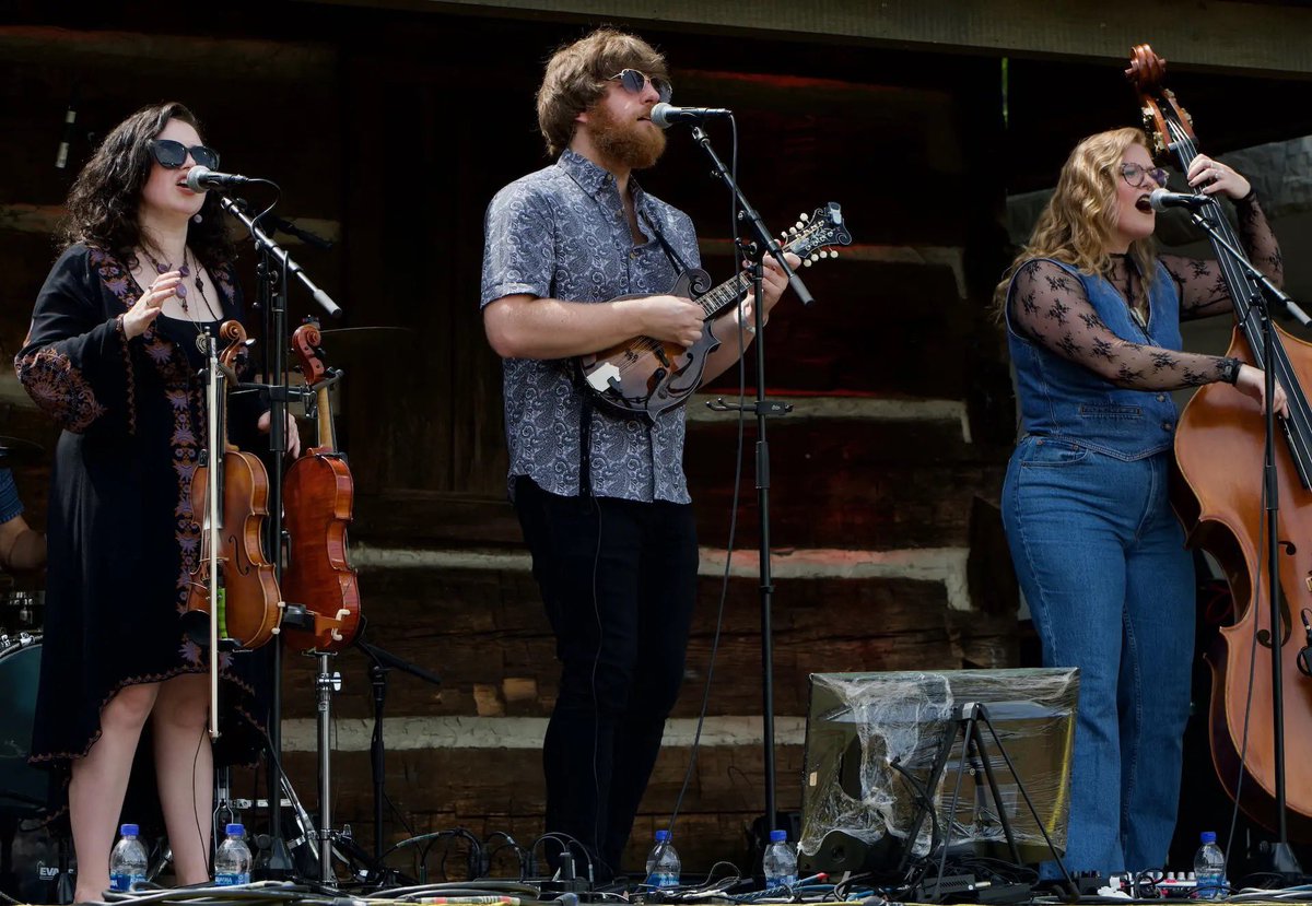 Thanks to <a href="/amosperrine/">Amos Perrine</a> for the photo and for mention our set in his his post <a href="/MerleFest/">MerleFest</a> write up <a href="/nodepression/">No Depression – Roots Music Journalism</a>! nodepression.com/through-the-le…