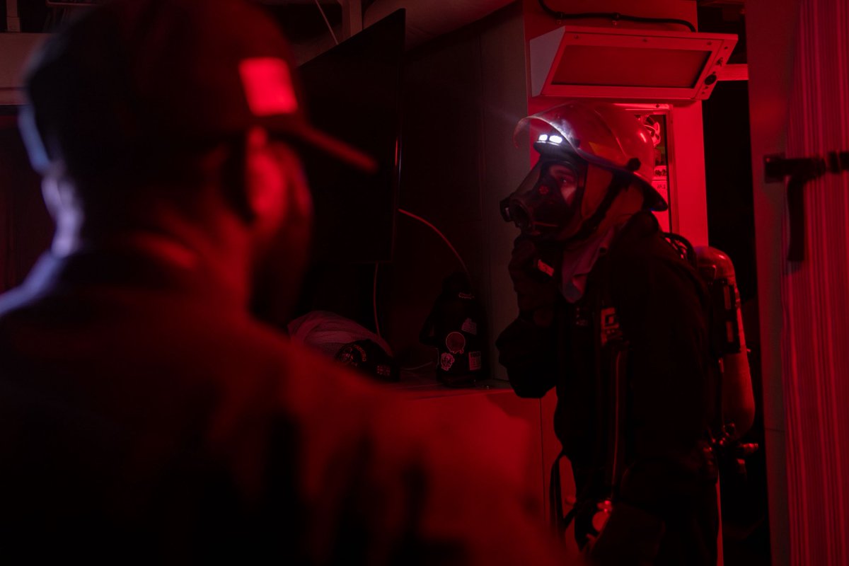 US2ndFleet's tweet photo. A U.S. Sailor investigates the scene of a simulated flooding casualty during a general quarters drill aboard the Ticonderoga-class guided-missile cruiser USS Gettysburg (CG 64) in the U.S. Central Command area of responsibility.

#CG64 #Ready2Fight https://t.co/46o5Wy7kLG