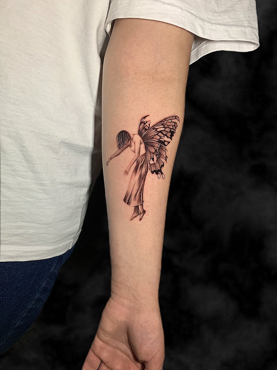 zhictattoo's tweet photo. گاهی حرفای ناگفته ی قلبت میشه تاتوی حک شده ی روی پوستت ، همینقدر زیبا ✨ https://t.co/UfIoues2H6