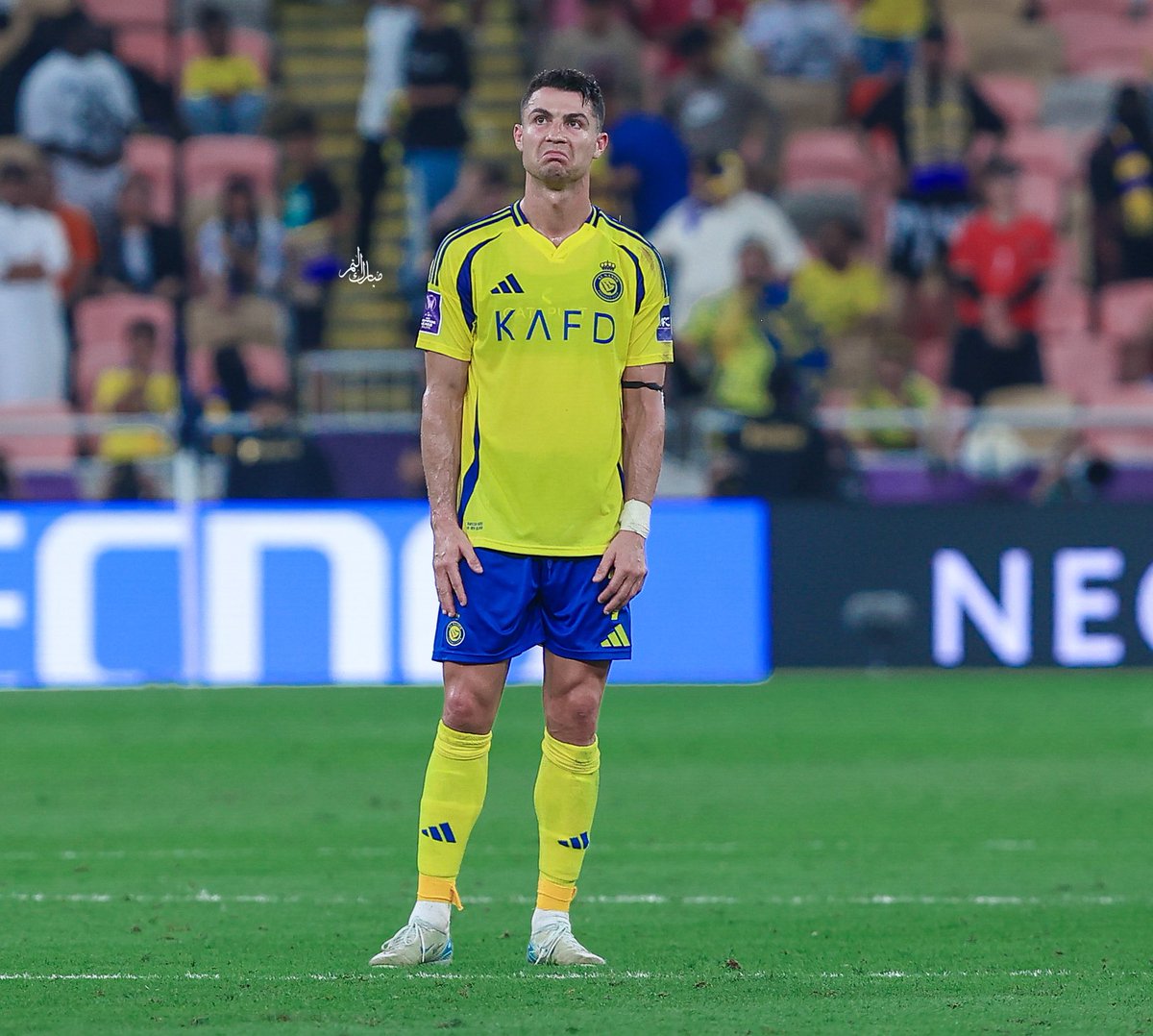 دموع رونالدو بعد الصافره !!