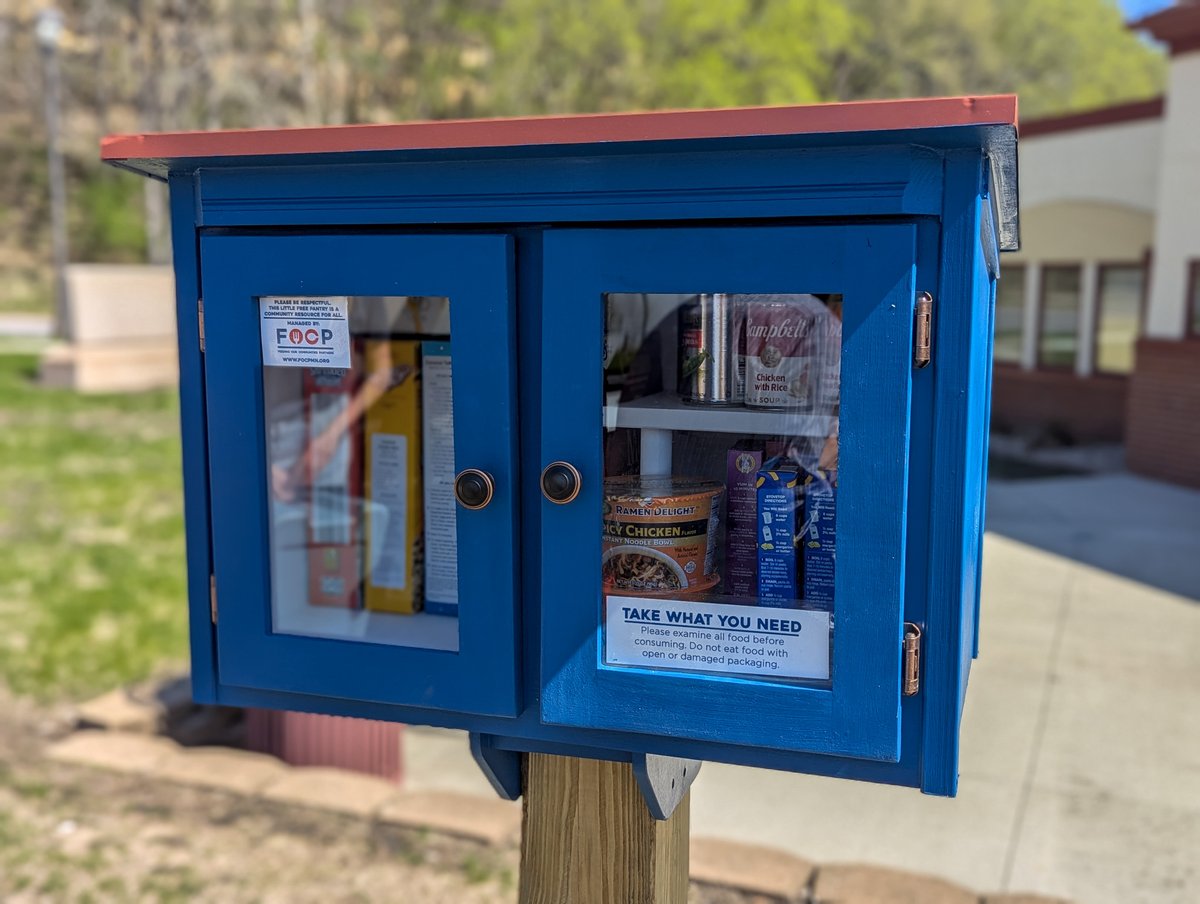 NorthMankatoMN's tweet photo. Check out this new community resource from FOCP BackPack Food Program at the North Mankato Taylor Library! 🥫
1/2 https://t.co/YltQzZezDL
