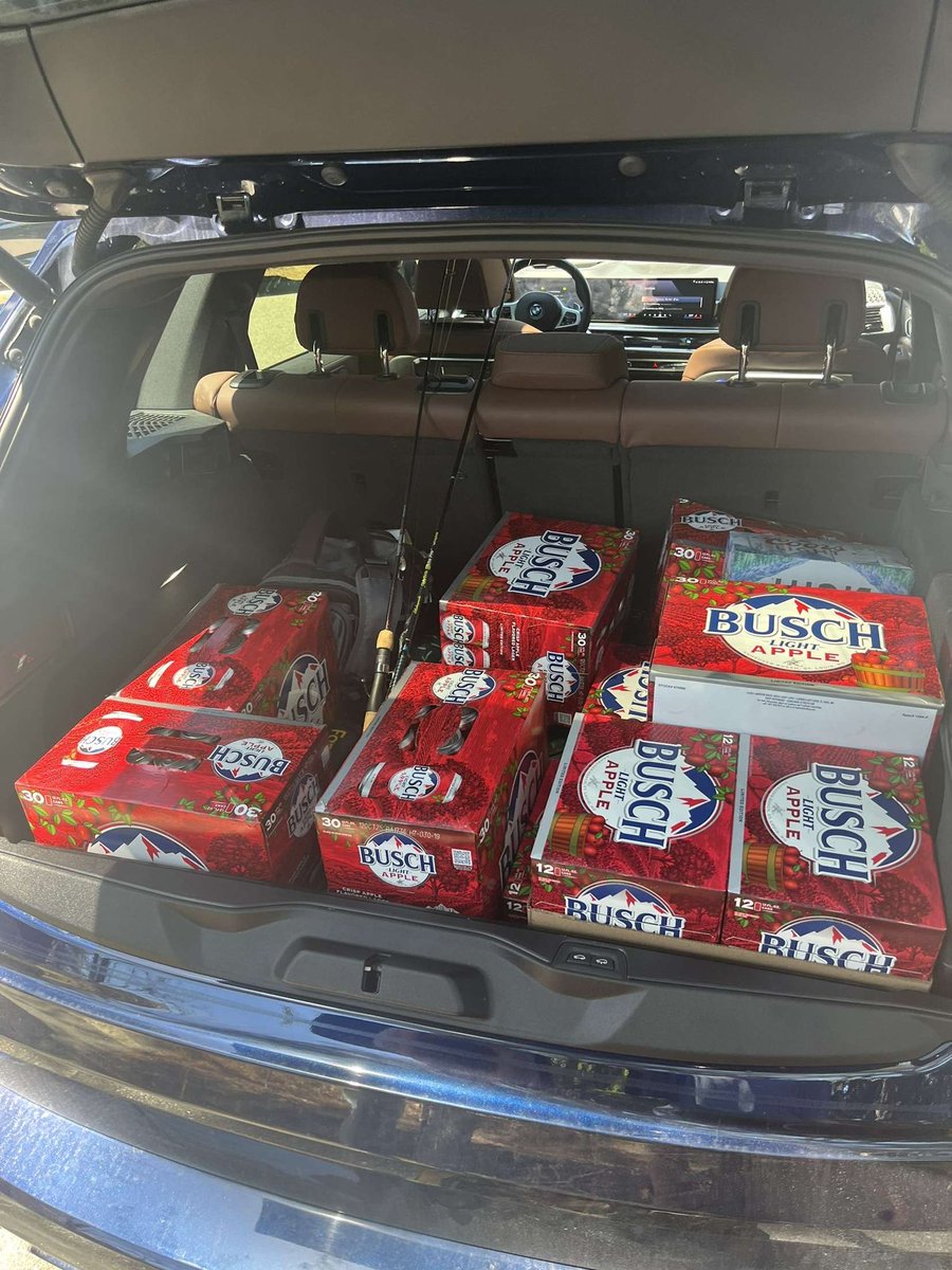 NateMonty617's tweet image. Go ahead and reverse search this picture 

Because a white boy isn’t joking 

#springair #expand