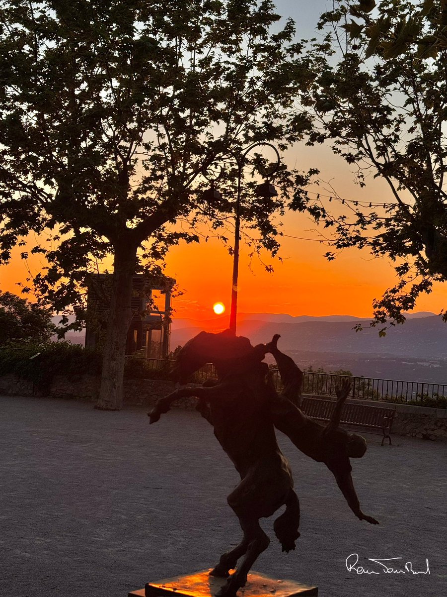 tombarel rené (@renetombarel) on Twitter photo Bon début de soirée avec le coucher de soleil ce soir à Mougins #mougins #CotedAzurFrance <a href="/VisitCotedazur/">Côte d'Azur France</a> Bon début de soirée avec le coucher de soleil ce soir à Mougins #mougins #CotedAzurFrance <a href="/VisitCotedazur/">Côte d'Azur France</a>