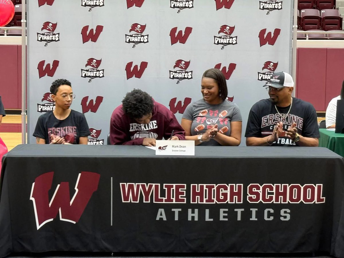 I did a thing today. <a href="/icoachfb/">Christopher Williams</a> <a href="/shapboyd26/">Shap Boyd</a> <a href="/FleetFB/">Erskine Football</a> <a href="/AHMO_FOOTBALL/">Pirate Football</a>
