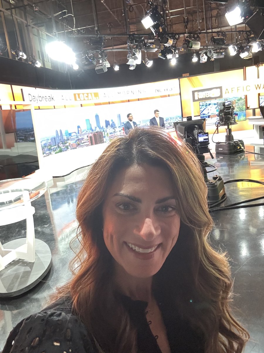 BarComms's tweet image. Spotted on @WISHNews8: @LaurenAuld sharing the inside scoop on Indy's @500Festival celebrations! From the Mini-Marathon to the Kids Day Rookie Run, she covered all the family-friendly festivities happening downtown this May 🏁
wishtv.com/news/entertain…