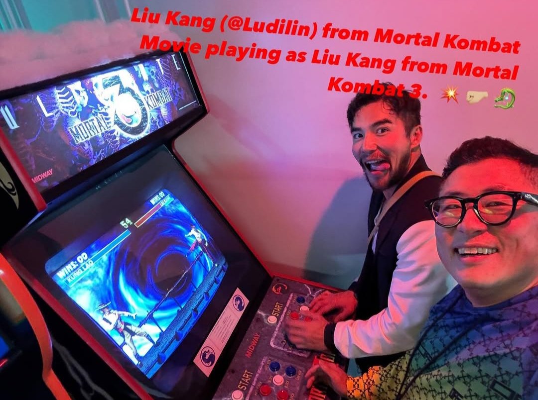 Mortal Kombat World (@vitaly778513683) on Twitter photo Stars of the <a href="/MKMovie/">Mortal Kombat Movie</a>,
playing arcade <a href="/MortalKombat/">Mortal Kombat 1</a>
<a href="/Todd_Garner/">Todd Garner</a> πβοΈ
<a href="/noobde/">Ed Boon</a> ππ
<a href="/TheLewisTan/">Lewis Tan</a> #ColeYoung
<a href="/Joe_Taslim/">Jota</a> #SubZero
#NoobSaibot
<a href="/ludi_lin/">Ludi Lin</a> #LiuKang
<a href="/MehcadBrooks/">Mehcad</a> #Jax
#MortalKombat
#MortalKombat2
#MK2
#MK3 Stars of the <a href="/MKMovie/">Mortal Kombat Movie</a>,
playing arcade <a href="/MortalKombat/">Mortal Kombat 1</a>
<a href="/Todd_Garner/">Todd Garner</a> πβοΈ
<a href="/noobde/">Ed Boon</a> ππ
<a href="/TheLewisTan/">Lewis Tan</a> #ColeYoung
<a href="/Joe_Taslim/">Jota</a> #SubZero
#NoobSaibot
<a href="/ludi_lin/">Ludi Lin</a> #LiuKang
<a href="/MehcadBrooks/">Mehcad</a> #Jax
#MortalKombat
#MortalKombat2
#MK2
#MK3