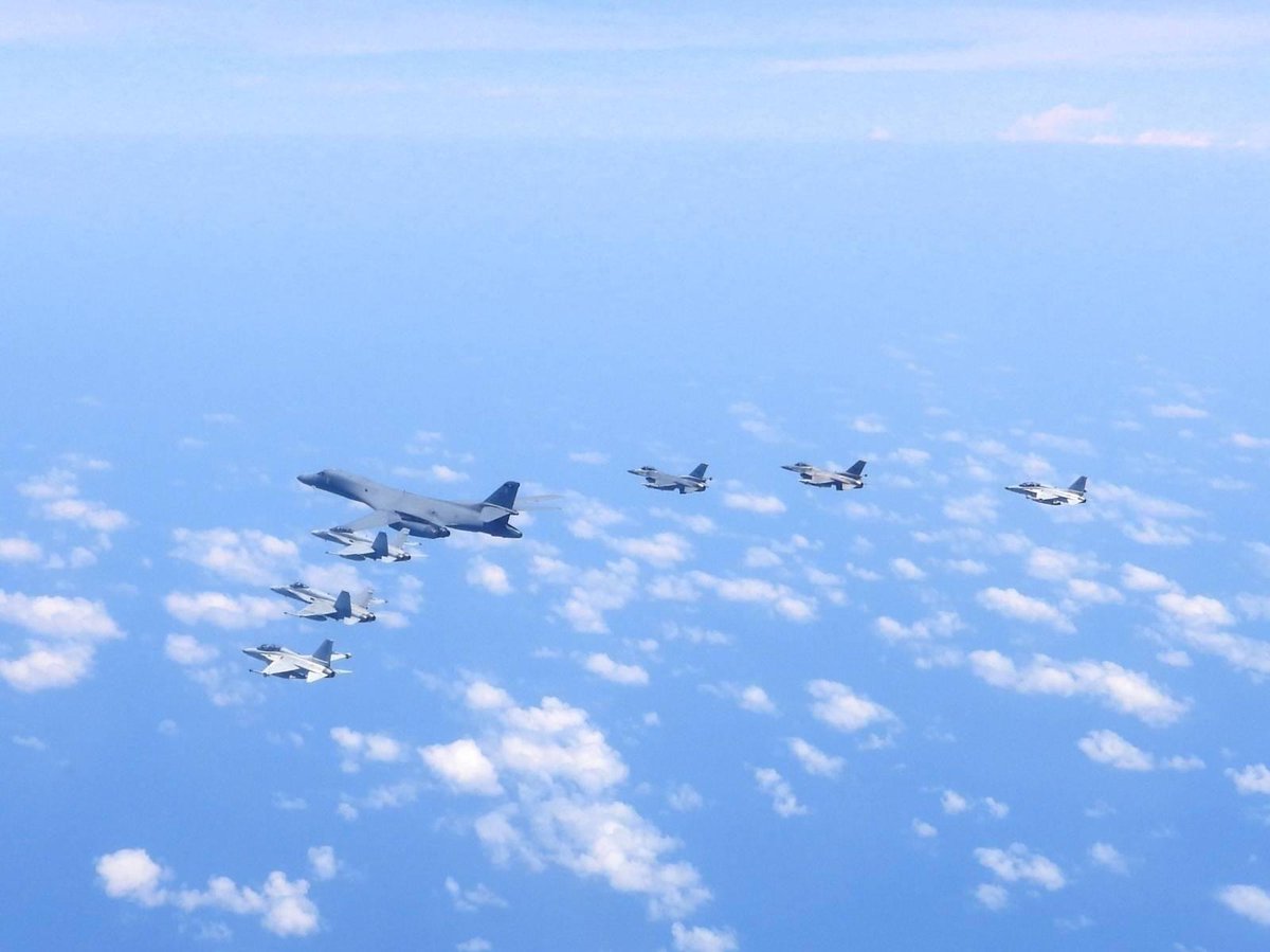 PACAF (@pacaf) on Twitter photo 🇺🇸🇵🇭
A U.S. B-1B Lancer flew a bilateral mission with the <a href="/PhilAirForce/">Philippine Air Force</a> & <a href="/USMC/">U.S. Marines</a>—showcasing readiness, integration & the U.S.-Philippines alliance.
#StrongerTogether, we deter aggression & promote a free & open Indo-Pacific.
#AirPower #IndoPacificSecurity 🇺🇸🇵🇭
A U.S. B-1B Lancer flew a bilateral mission with the <a href="/PhilAirForce/">Philippine Air Force</a> & <a href="/USMC/">U.S. Marines</a>—showcasing readiness, integration & the U.S.-Philippines alliance.
#StrongerTogether, we deter aggression & promote a free & open Indo-Pacific.
#AirPower #IndoPacificSecurity