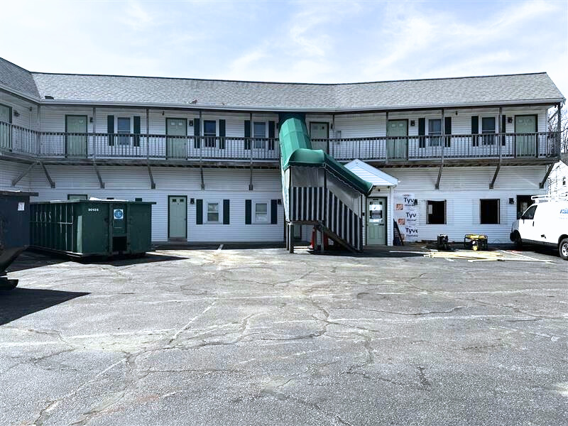 Fr.Bill's&MainSpring tweet media