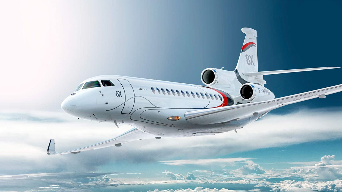 Dassault Falcon 8X: whisper-quiet at 12,500 meters. Three engines, pure French engineering, and access to the most challenging runways.