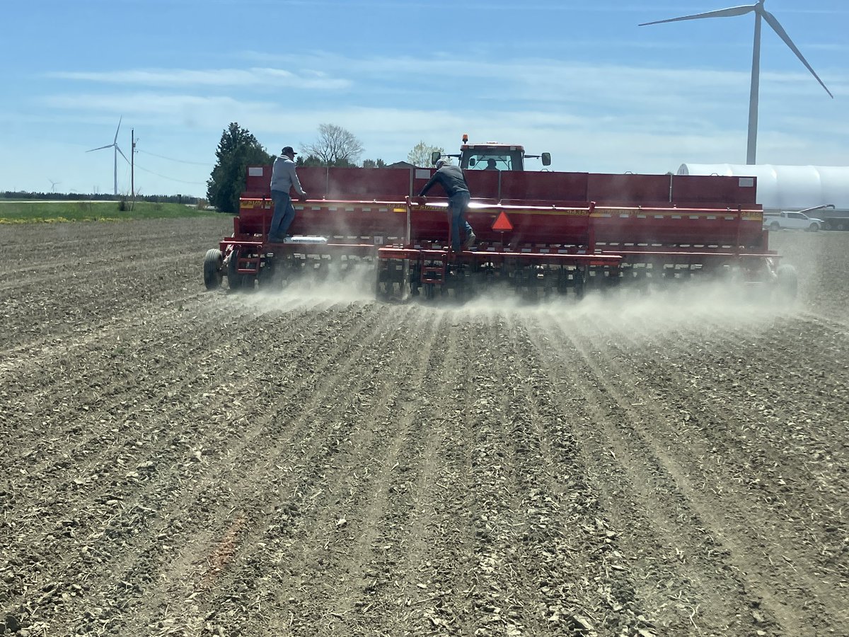 Chris Robson CCA-ON (@chrisrobson11) on Twitter photo A great Enlist E3 soybean plot with Leo Guilbeault deserves a great soybean herbicide program. A little Enlist 1 plus some Diligent for a residual program should keep this plot looking sharp all year long. <a href="/PioneerSeedsCA/">Pioneer Seeds Canada</a> <a href="/langer_00/">Mitch Lang</a> A great Enlist E3 soybean plot with Leo Guilbeault deserves a great soybean herbicide program. A little Enlist 1 plus some Diligent for a residual program should keep this plot looking sharp all year long. <a href="/PioneerSeedsCA/">Pioneer Seeds Canada</a> <a href="/langer_00/">Mitch Lang</a>