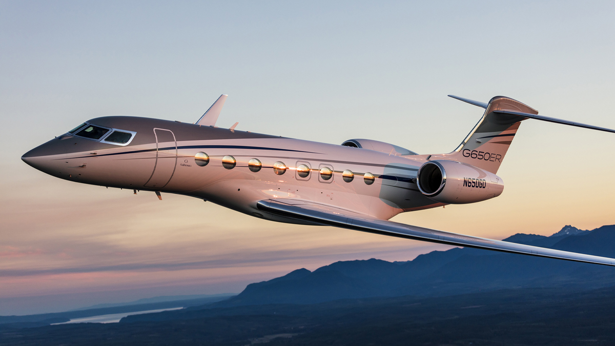 Did you know? A Gulfstream G650ER can fly 13,900 km without refueling. That’s New York to Tokyo — non-stop.