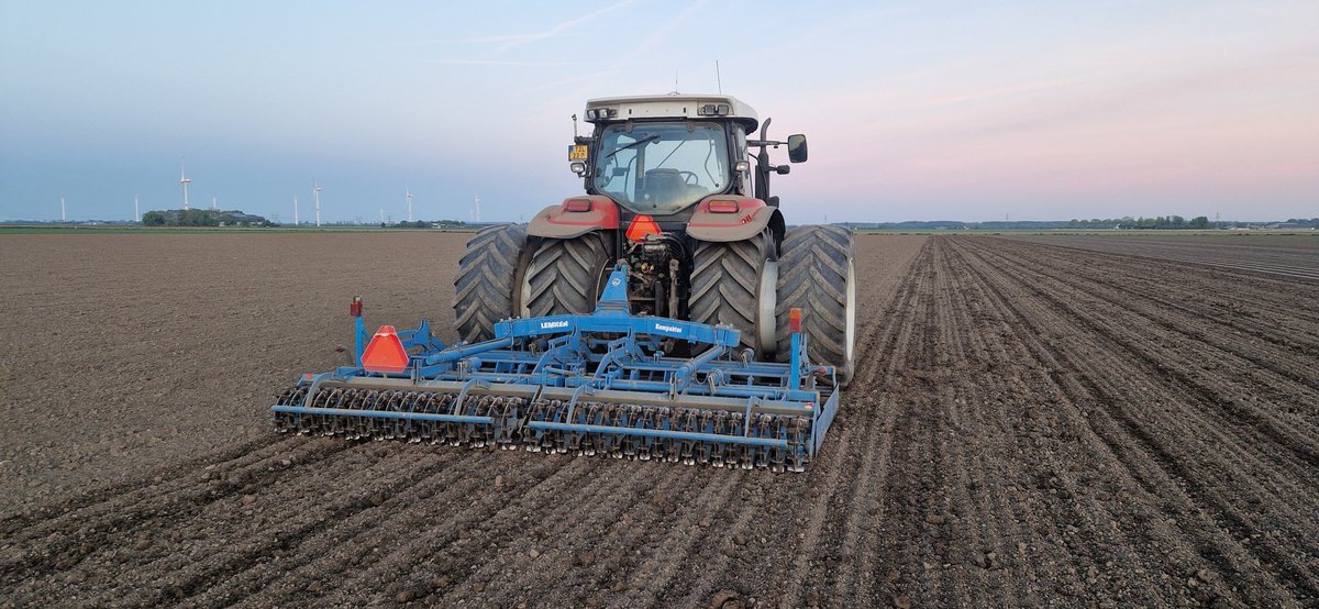 Mooie avond om nog even wat te #weekendboeren 🤠🤠