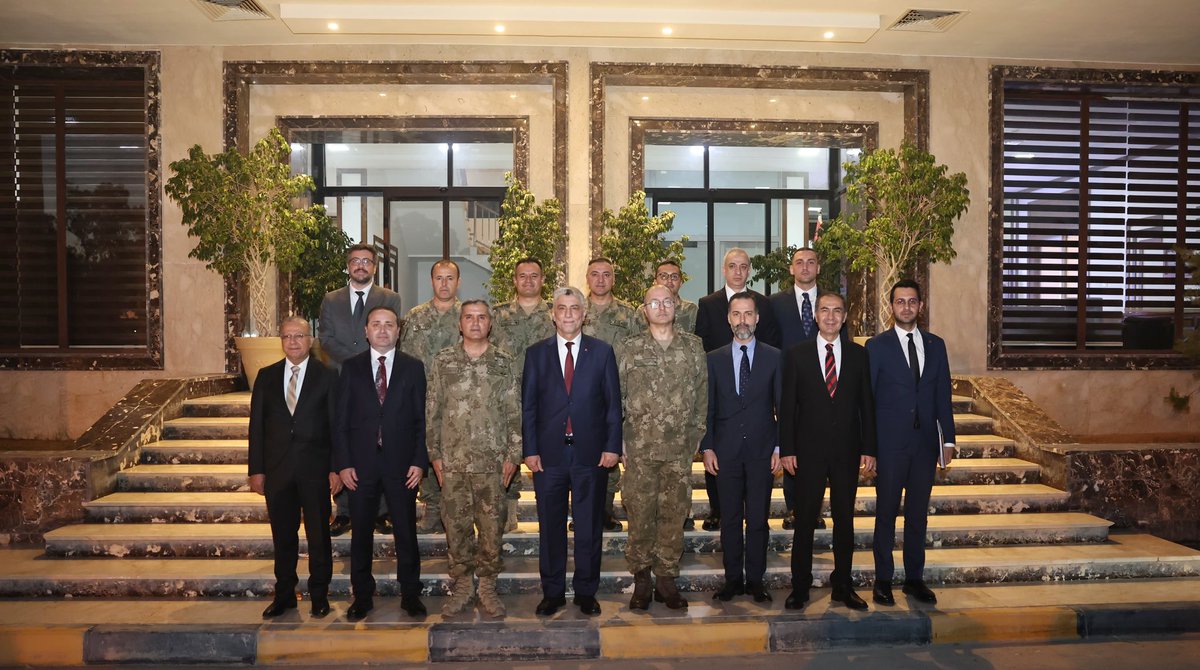 Libya programımız çerçevesinde, Libya’da kalıcı barış ve istikrarın sağlanması amacıyla görev yapan Barış Gücünü ziyaret ettik.

Bölgemizde barış ve istikrarın sağlanmasına katkı sağlamak amacıyla siyasi, ticari, askeri ve ekonomik olmak üzere birçok noktada büyük bir çaba ortaya