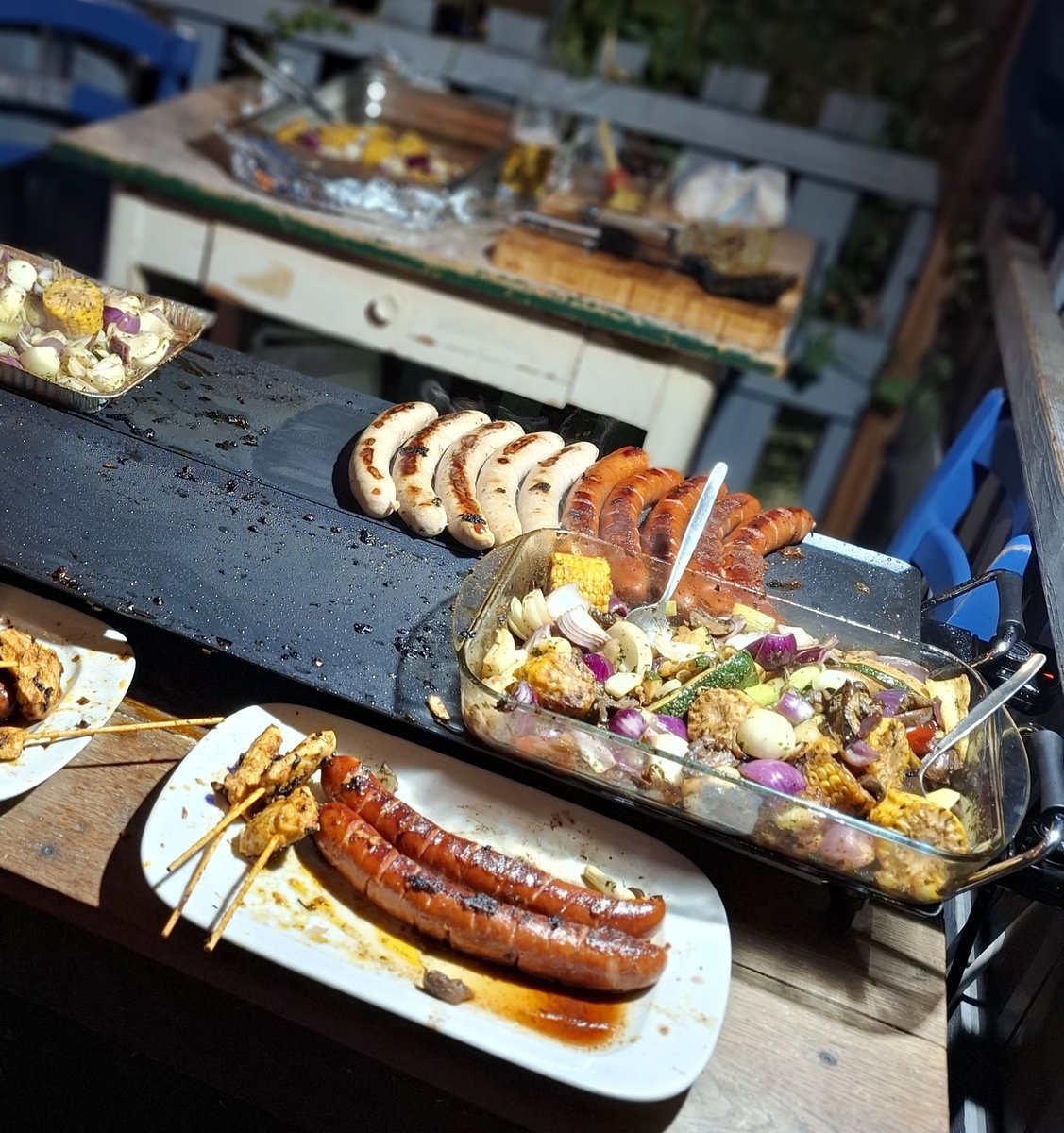 Fulminante Gastgarten-Eröffnung im #Debakel, inklusive großartiger Grillerei. 🦩♥️🍻