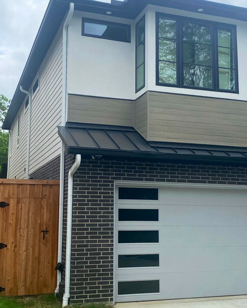CompanyRoofing's tweet photo. 📍Dallas, Tx
6” seamless gutter install completed!
•
•
•
#mstreets #dallasmstreets #dallastx #dfwgutters #roof #dfwroofing #dfwroofers #dallastxroofing #roofing #dfwservices #mstreet #work #business #severeweather #rain #stormdamage https://t.co/jrQntosP6a