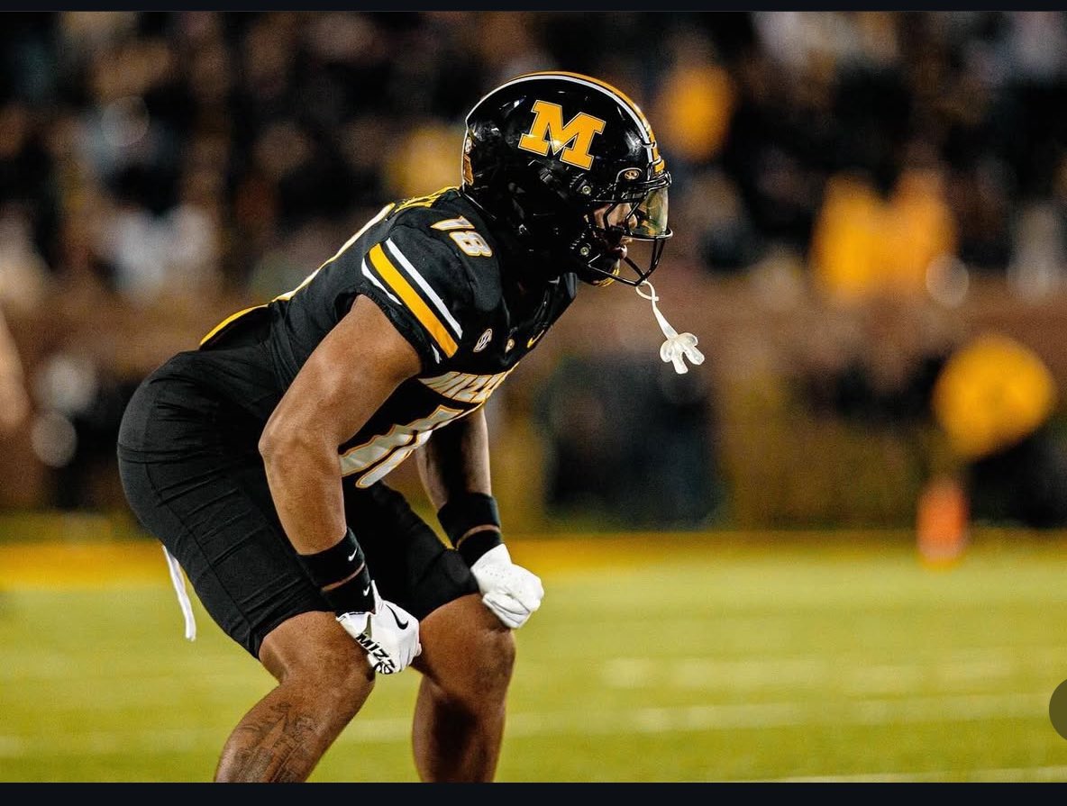 Darryl Flemister (@flemdarryl10) on Twitter photo Blessed to receive and Offer from the University Of Missouri🟡⚫️ <a href="/CoachCato1/">Derham Cato</a> <a href="/DetKingFootball/">Detroit King Football</a> <a href="/KC_CoachTP/">Coach Terel Patrick</a> <a href="/CoachBlackwell_/">Curtis Blackwell II</a> <a href="/MarcSutherland_/">Marcus Sutherland</a> <a href="/AllenTrieu/">Allen Trieu</a> <a href="/SWiltfong_/">Steve Wiltfong</a> <a href="/ChadSimmons_/">ChadSimmons</a> <a href="/MIexposure/">Michigan exposure</a> <a href="/adamgorney/">Adam Gorney</a> <a href="/alex_pallone/">Alex Pallone</a> <a href="/GregSmithRivals/">Greg Smith</a> Blessed to receive and Offer from the University Of Missouri🟡⚫️ <a href="/CoachCato1/">Derham Cato</a> <a href="/DetKingFootball/">Detroit King Football</a> <a href="/KC_CoachTP/">Coach Terel Patrick</a> <a href="/CoachBlackwell_/">Curtis Blackwell II</a> <a href="/MarcSutherland_/">Marcus Sutherland</a> <a href="/AllenTrieu/">Allen Trieu</a> <a href="/SWiltfong_/">Steve Wiltfong</a> <a href="/ChadSimmons_/">ChadSimmons</a> <a href="/MIexposure/">Michigan exposure</a> <a href="/adamgorney/">Adam Gorney</a> <a href="/alex_pallone/">Alex Pallone</a> <a href="/GregSmithRivals/">Greg Smith</a>