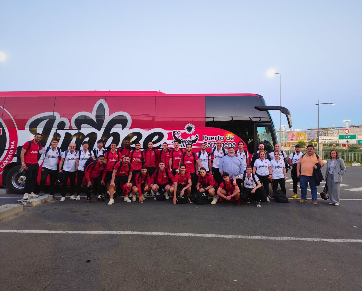 📍🇫🇷 ¡Ya estamos en tierras francesas!

🛬 Recién aterrizados en el Aeropuerto de Orly-París y cogemos nuestro autobús para poner rumbo a Le Mans 🚌

¡𝑪𝒐𝒎𝒊𝒆𝒏𝒛𝒂 𝒆𝒍 𝒔𝒖𝒆ñ𝒐! 💭❤️🤍

#UCLFutsal #EuroJimbee