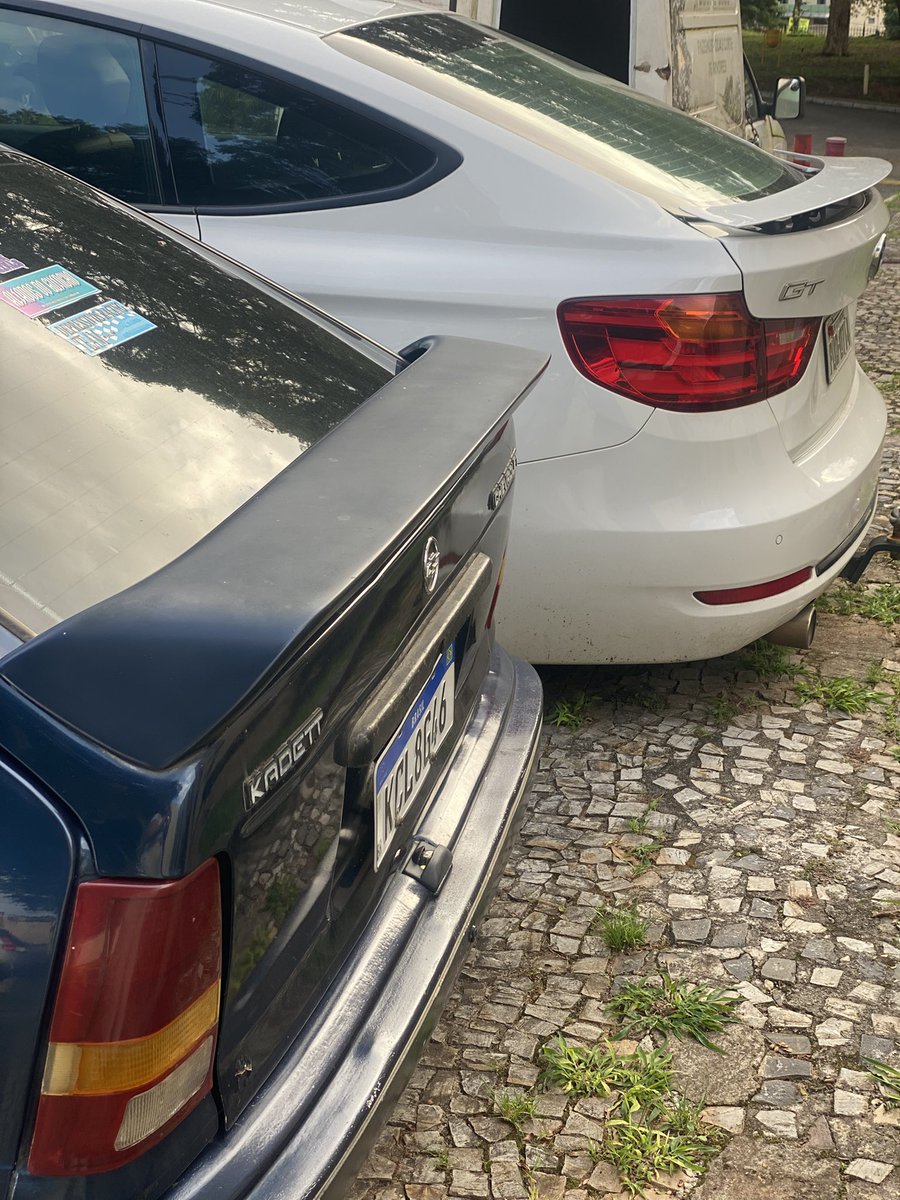 de um lado: uma máquina potente e veloz.
do outro lado: uma BMW GT