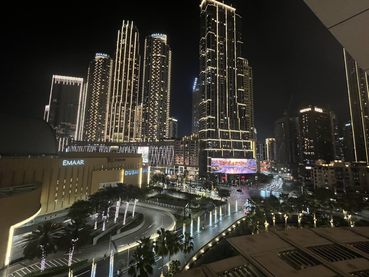 GordonGekko's tweet image. Nearly time to leave Dubai (for now) 

Feeling motivated, inspired and ready to level up. 

Gordon 2.0 is loading.

Connect the dots before it’s too late.

Got it?