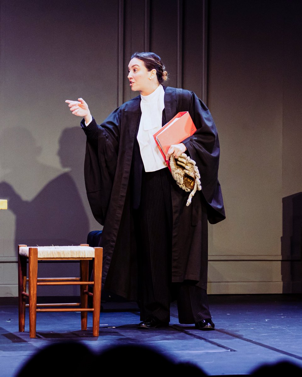 PRIMA FACIE es…

 🔎 Un monólogo necesario.
 🧠 Una historia que te deja pensando.
 💥 Una abogada exitosa que se entrega sin reservas.

CORTA TEMPORADA 
🗓 Sábado 19:00 h | Domingo 18:00 h
 📍 <a href="/Helenico/">Centro Cultural Helénico</a> 
 🎟 primafaciemx.com