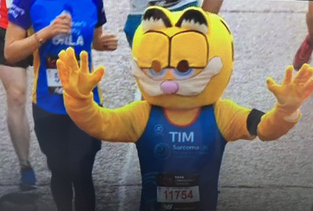 Inspired by <a href="/scottroots/">Scott Roots</a> First marathon &amp; last marathon. Questionable clothing in both 😆

London 1994
London 2023