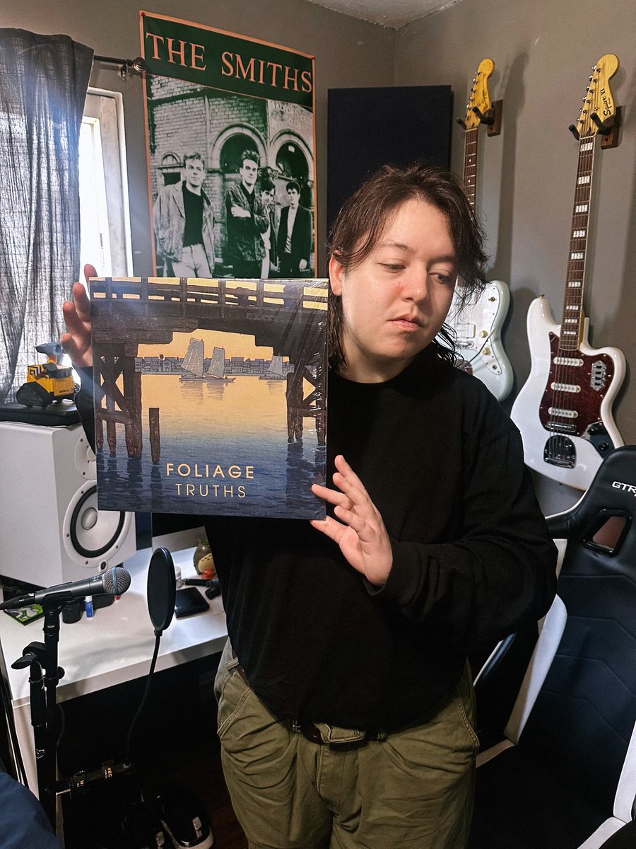 SOMETHING CAME IN THE MAIL TODAY‼️

My debut album “Truths” OUT NOW on vinyl for the first time ever 💐

10 Year Anniversary edition, comes with printed sleeves, lyric sheets, and a WHOLE BOOKLET with photos and journal entries about this era. 

Cop yours:
elasticstage.com/foliage-truths…