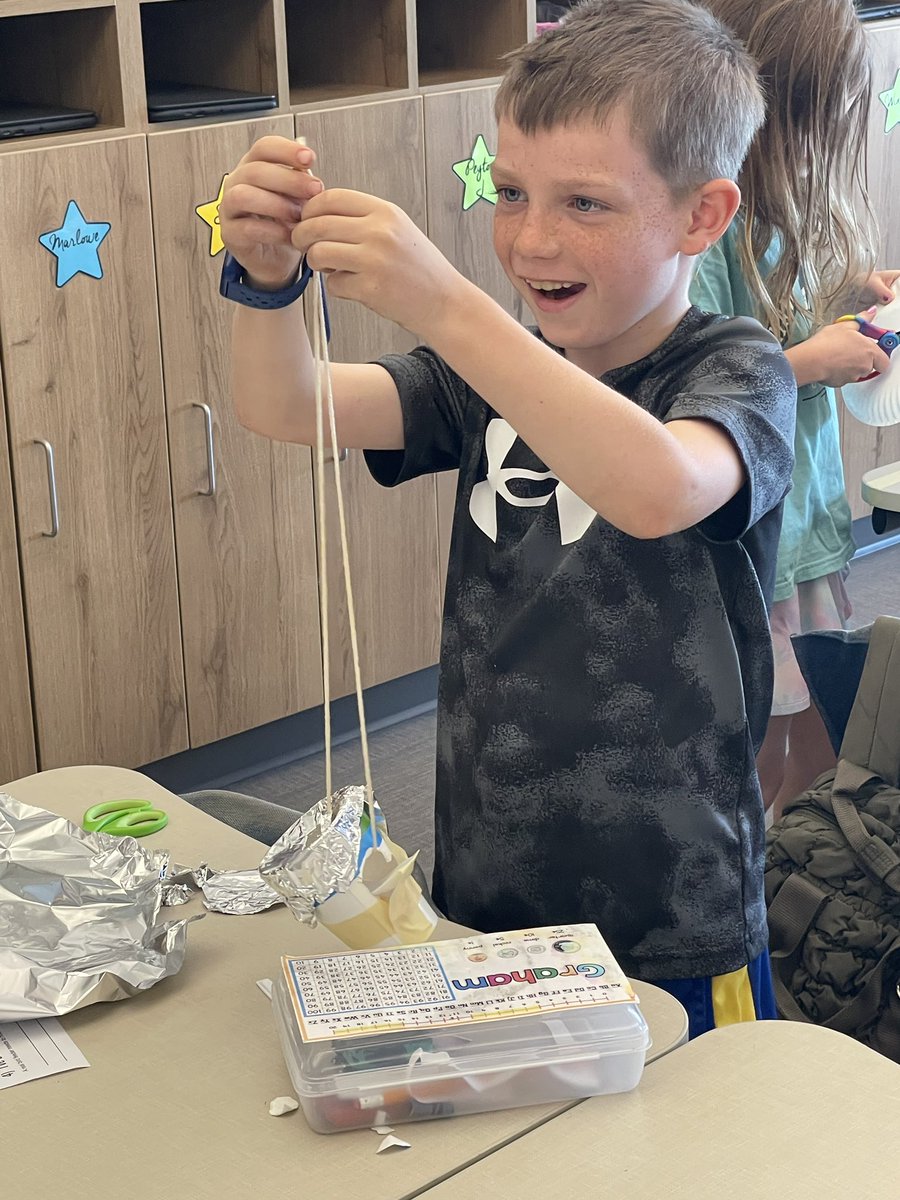 Leaders Heights Grade 2 (@lh_grade_2) on Twitter photo 2nd grade scientists thought of how different birds like to eat and designed a prototype of a bird feeder! So fun! <a href="/MysterySci/">Mystery Science</a> 2nd grade scientists thought of how different birds like to eat and designed a prototype of a bird feeder! So fun! <a href="/MysterySci/">Mystery Science</a>