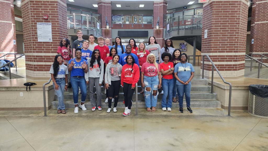 EHSGoCats's tweet image. Class of 2025 decided to use their last College Wednesday to support the college they are attending! We are so proud of our seniors and all the colleges represented!!