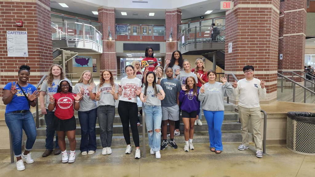 EHSGoCats's tweet image. Class of 2025 decided to use their last College Wednesday to support the college they are attending! We are so proud of our seniors and all the colleges represented!!