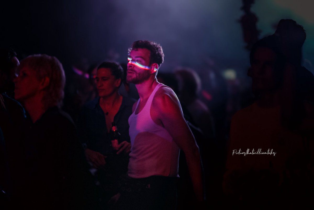 wokaen's tweet photo. Lost in the music // https://t.co/F0kxnq2DZi
