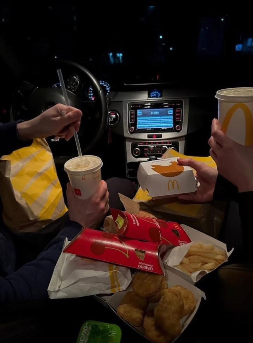 Javisness's tweet image. “Tengo ganas de un plan”
El plan: