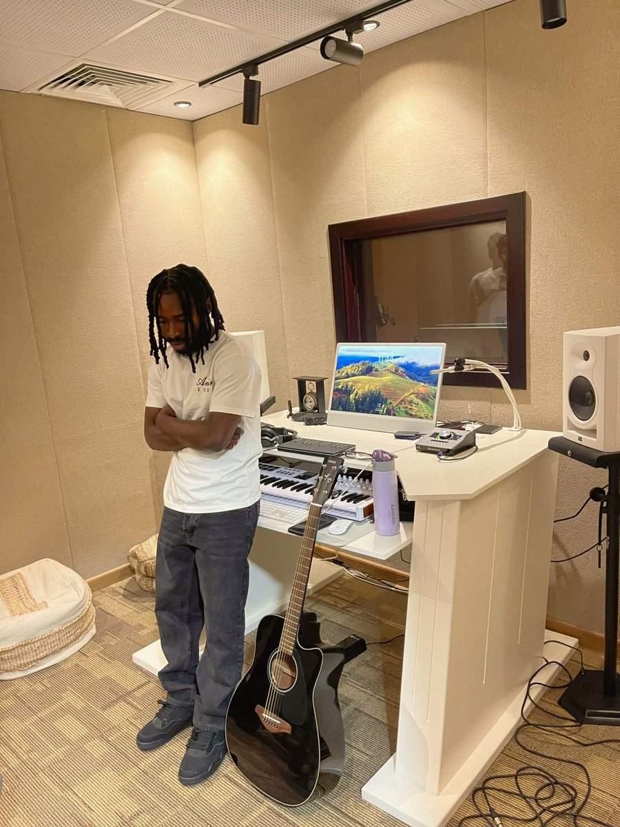 Skydrums_studio's tweet photo. Blessed Every Moment🥷🏽🎵 this time……
#skydrums 🥁 #Believe 💪🏾 https://t.co/IArMwxt6iU