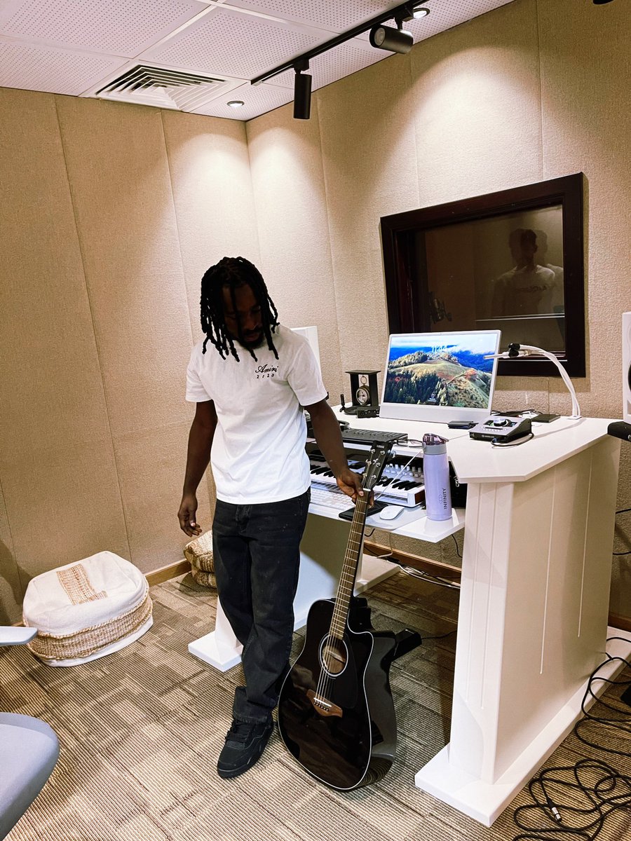 Skydrums_studio's tweet photo. Blessed Every Moment🥷🏽🎵 this time……
#skydrums 🥁 #Believe 💪🏾 https://t.co/IArMwxt6iU