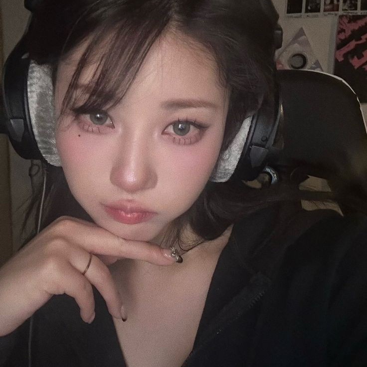 JUN3L33's tweet photo. ㅤㅤㅤㅤ
ㅤㅤㅤㅤ
ㅤㅤㅤ ִֶָ 𓂃⊹ ִֶָ  250430 𝘫𝘶𝘫𝘶'𝘴 𝘶𝘱𝘥𝘢𝘵𝘦 ~!

hi cuties, have a nice evening! ♡ i hope that y'all had an amazing day. sleep well and sweet dreams! 💋 

ㅤㅤㅤ https://t.co/wBlmOX8JV5