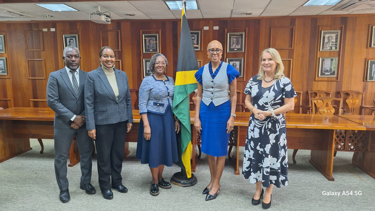 On Tuesday, European Union Ambassador Dr. Erja Askola was pleased to engage with Minister of Finance and Public Service  Hon. Fayval Williams to advance common priorities and to address current challenges in JA-EU economic relations.